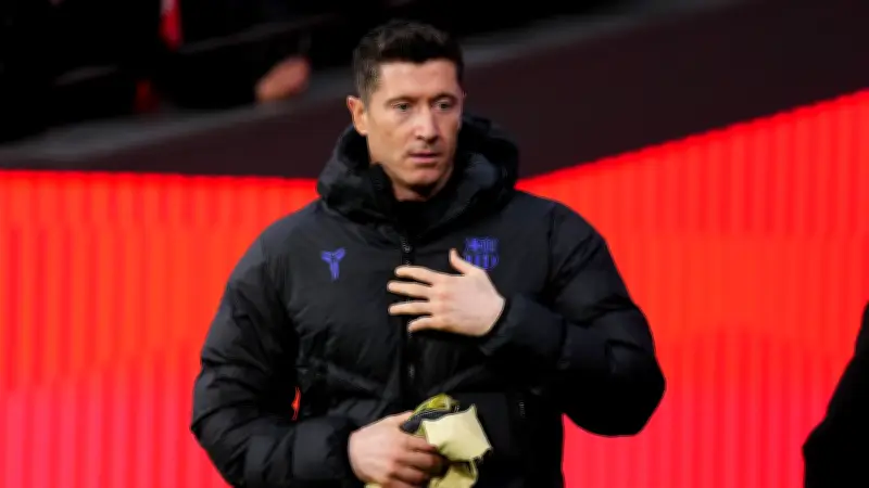 برشلونة يقدم عرضًا بتخفيض كبير لروبرت ليفاندوفسكي في مفترق طرق مصيري