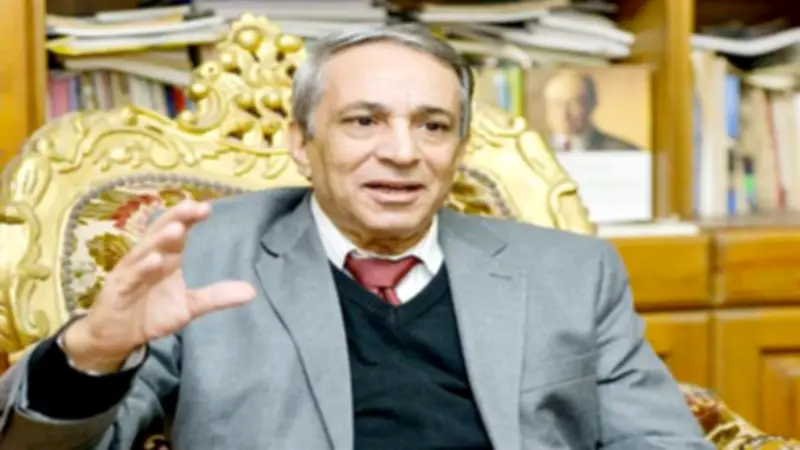 قائد القيادة المركزية الأمريكية يؤكد: لا مرافقة بحرية للسفن العابرة في مضيق هرمز