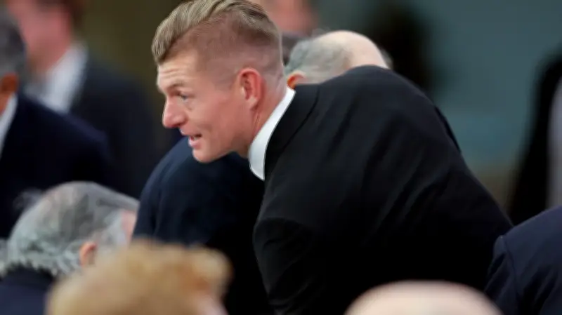 كروس يحذر برشلونة من ثغرة خطيرة قد تحرمه من لقب أوروبي