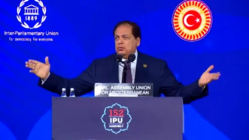 أبو العينين يحذر من تداعيات الصراعات العالمية ويدعو لوقف شامل للحرب