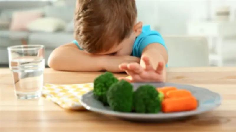 المعهد القومي للتغذية يحذر: علامات خطيرة لسوء تغذية الأطفال تؤثر على النمو والتركيز