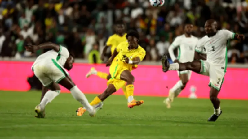 جوهرة أفريقية تلمع في برشلونة: كيف تحول عبد العزيز عيسى إلى مستقبل النادي؟