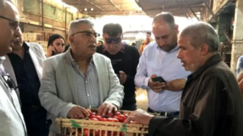 محافظ الدقهلية يقوم بجولة مفاجئة في سوق الجملة بالمنصورة لمراقبة الأسعار