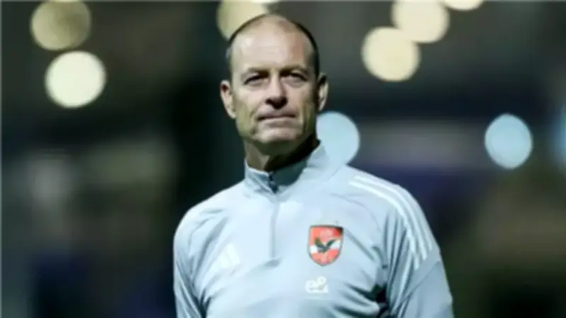 الأهلي ينفي مفاوضات مع مدرب جديد ويؤكد ثقته في توروب حتى نهاية الموسم