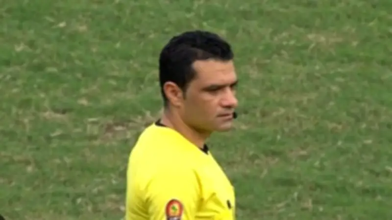 محمود البنا يحسم الجدل حول مباراة طنطا والاتصالات: لا إعادة بسبب استخدام الهاتف