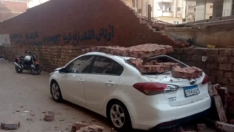 استجابة سريعة في المنوفية: سقوط سور على سيارة دون إصابات وتدخل فوري للحي