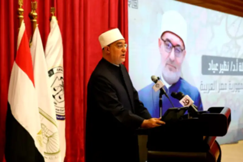 مفتي الجمهورية يحذر من الطلاق الصامت وغياب المودة بين الزوجين