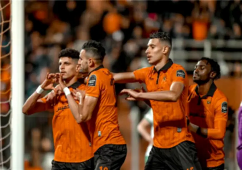 تعادل سلبي بين نهضة بركان والجيش الملكي في الشوط الأول من نصف نهائي دوري الأبطال