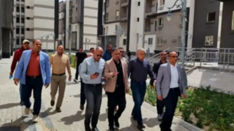 نائب رئيس هيئة المجتمعات العمرانية يتفقد مشروعات مدينة بدر ويشدد على معايير الاستدامة