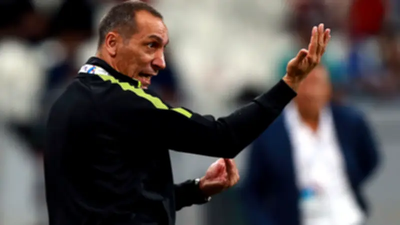 أزمة مالية تعرقل انتقال دونيس لتدريب المنتخب السعودي رغم اقتراب الإعلان
