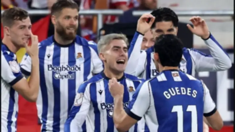 ريال سوسيداد يتوج بلقب كأس ملك إسبانيا بعد فوز درامي على أتلتيكو مدريد بركلات الترجيح