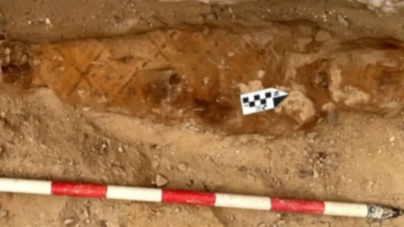 اكتشافات أثرية مذهلة بالبهنسا تكشف تفاصيل طقوس الدفن في العصر الروماني