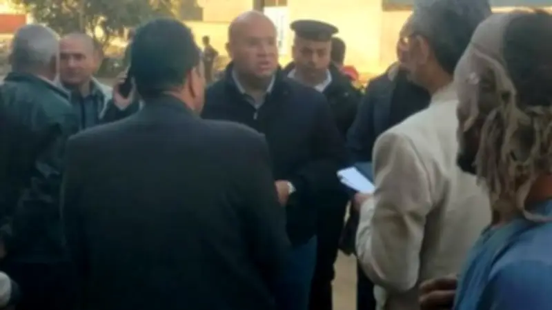 نائب محافظ الجيزة يتفقد مشروع تطوير جسر المنوات بالحوامدية سيرًا على الأقدام