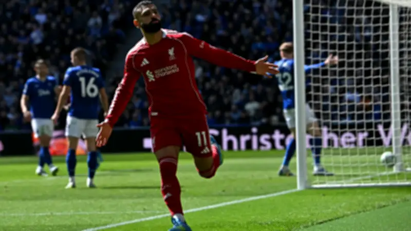 صلاح يكتب التاريخ في ديربي الميرسيسايد بتسجيله الهدف التاسع ليعادل رقم جيرارد