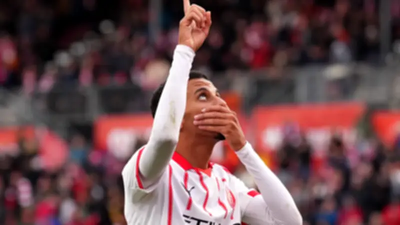 عز الدين أوناحي يقترب من الانتقال إلى الدوري الإنجليزي الممتاز مع اهتمام برايتون وأستون فيلا