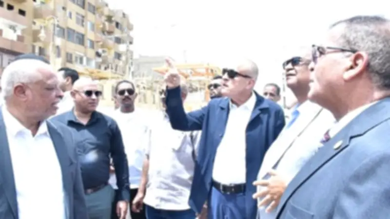 محافظ الأقصر يشرف على تطوير كورنيش إسنا ويؤكد على توحيد الواجهة البصرية