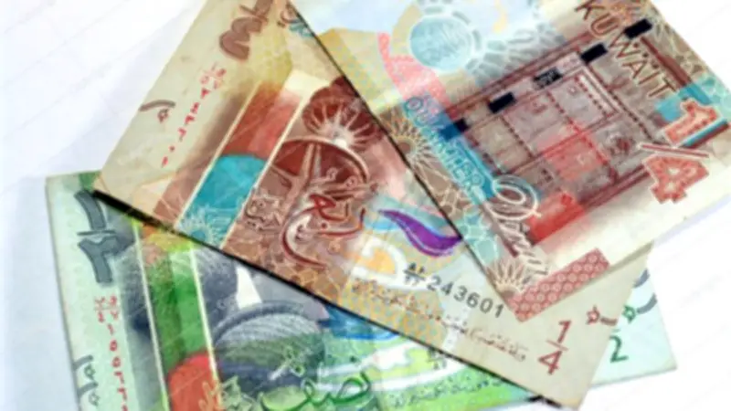 استقرار سعر الدينار الكويتي أمام الجنيه في البنوك المصرية مساء الأحد