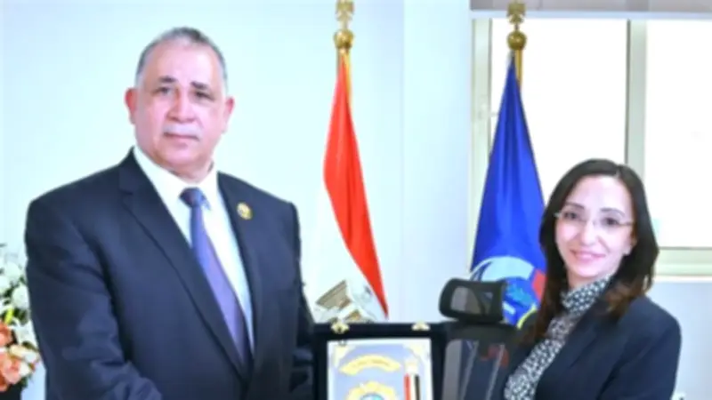 محافظ البحيرة تبحث مع نقيب المحامين سبل دعم منظومة العمل القانوني والعدالة