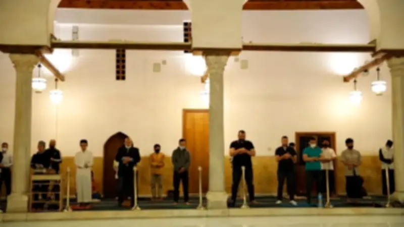 الأزهر العالمي للفتوى يوضح أحكام جمع وقصر الصلاة في السفر والمرض