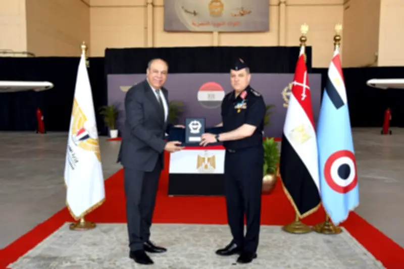 القوات الجوية تسلم طائرتين من طراز Cessna 172 R للأكاديمية المصرية لعلوم الطيران