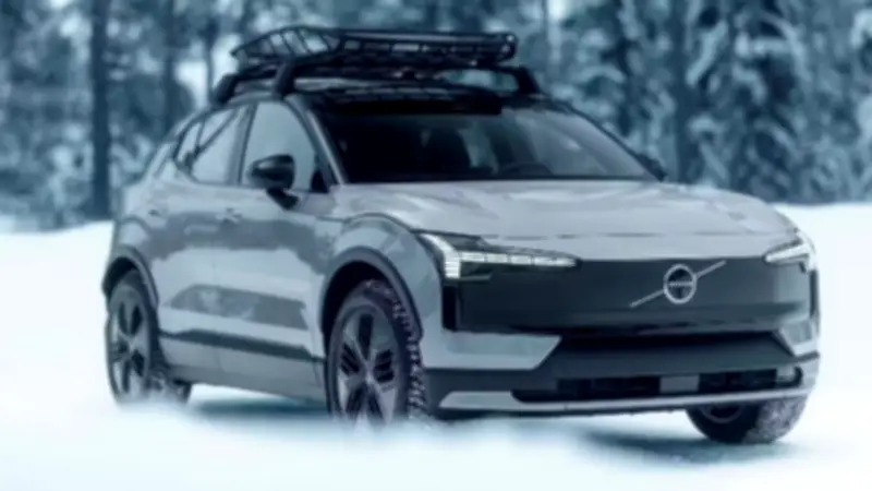 فولفو تكشف رسميًا عن سيارتها الكهربائية الجديدة EX30 بمواصفات مذهلة