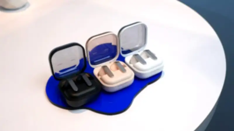 سامسونج تطلق التحديث الأول لسماعات Galaxy Buds 4 Pro لتحسين الأداء