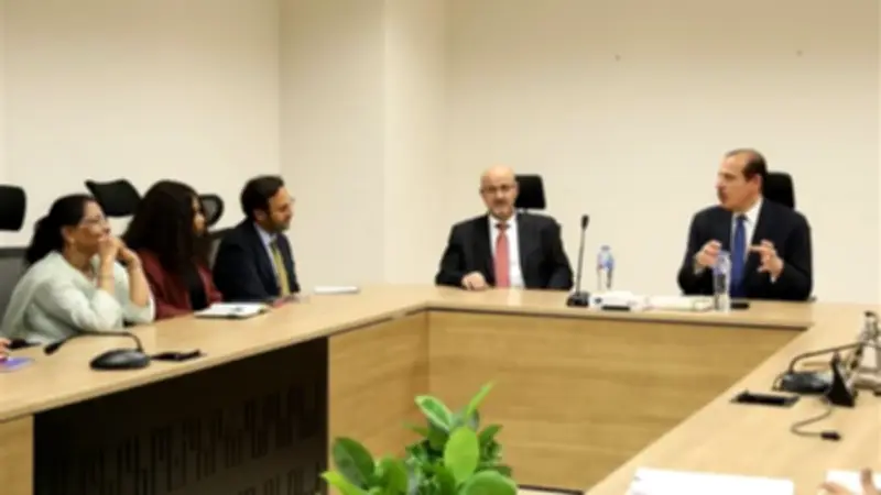 نائب وزير الصحة يبحث مع تحالف GAVI توطين صناعة اللقاحات في مصر
