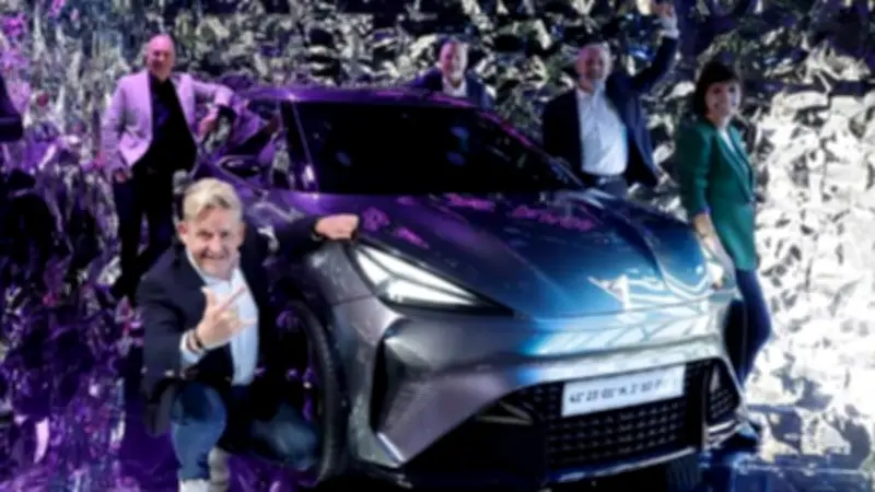 كوبرا تطلق Raval الكهربائية الرياضية: تصميم جريء وأداء ديناميكي للمدن