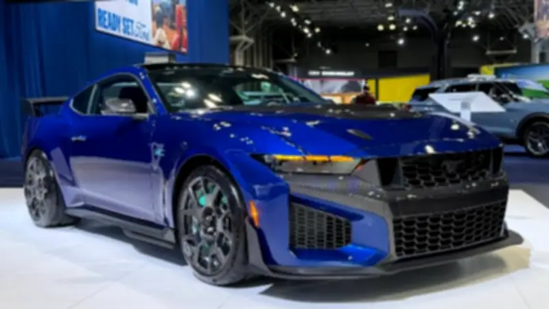 فورد تطلق الأسطورة الجديدة: موستانج دارك هورس SC في معرض نيويورك 2026