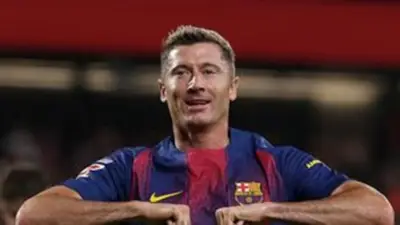 ليفاندوفسكي يدون اسمه في تاريخ الليجا بـ100 مساهمة تهديفية مع برشلونة