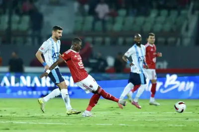 قمة الأعصاب المشدودة: حكاية 11 بطاقة حمراء في لقاء الأهلي وبيراميدز إنفوجراف