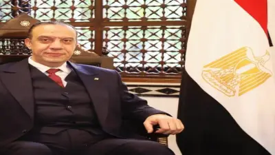 تسليم 117 بالته بلاستيكية لتخزين الأدوية بأسيوط ضمن تطوير المخازن الصحية