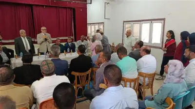 محافظ الأقصر يشيد بابتكارات طالبات العلوم ويكرم 12 طالبة متميزة في مدرسة أرمنت