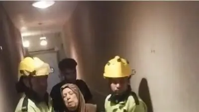 الحماية المدنية تنقذ مسنة من الطابق الـ13 في النزهة بعد تعطل المصعد