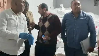 ضبط 1.5 طن دواجن غير صالحة داخل مصنع بالعبور