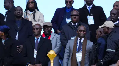 كتلة الـ16 في الاتحاد السنغالي تتهم الرئيس بالفساد المالي