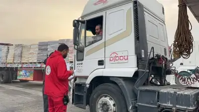 الهلال الأحمر يطلق قافلة المساعدات 186 لغزة ويستقبل الدفعة 40 من المصابين