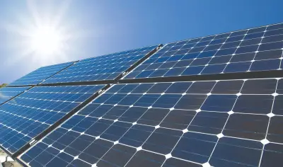 الطاقة الشمسية تتصدر نمو الإمدادات العالمية في 2025 بنمو متسارع