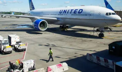 شركة طيران أمريكية تخفض توقعات أرباحها لعام 2026 بسبب ارتفاع التكاليف