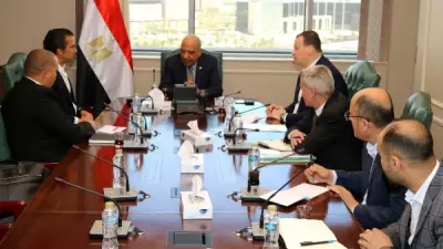 وزير الكهرباء يتابع تطورات مشروعات الطاقة الشمسية والرياح بقدرة 2500 ميجاوات