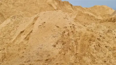 استقرار أسعار الرمل في سوق مواد البناء اليوم الإثنين 27 أبريل 2026