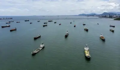 رويترز: 3 سفن تعرضت لإطلاق نار في مضيق هرمز اليوم