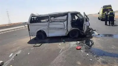 مصرع 3 وإصابة 9 في حادث تصادم ميكروباص بشجرة على طريق مصر–أسوان بسوهاج