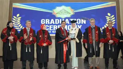 جامعة بنها تحتفل بتخريج الدفعة 38 من أطباء المستقبل بحضور رئيس الجامعة