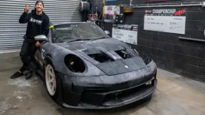 باستخدام طابعات 3D.. رجل يحول سيارته القديمة إلى بورش فارهة بتكلفة معقولة