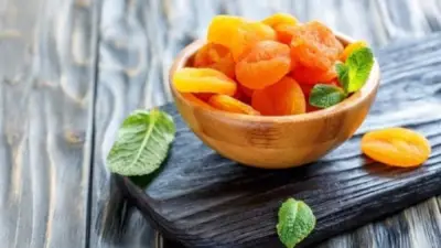 4 مخاطر محتملة لتناول المشمش المجفف رغم فوائده لصحة القلب والعظام