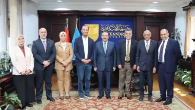 خبير أمريكي يجري 6 عمليات قلب ناجحة للأطفال بمستشفى سموحة الجامعي