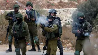 إصابة 6 فلسطينيين باقتحام الاحتلال لمركز اقتراع بالخليل