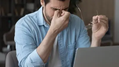 الصداع ليس طبيعياً.. 6 أسباب خطيرة قد لا تنتبه إليها