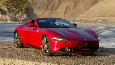 فيراري روما سبايدر: 612 حصانًا وسرعة 320 كم/س في سيارة مكشوفة أنيقة